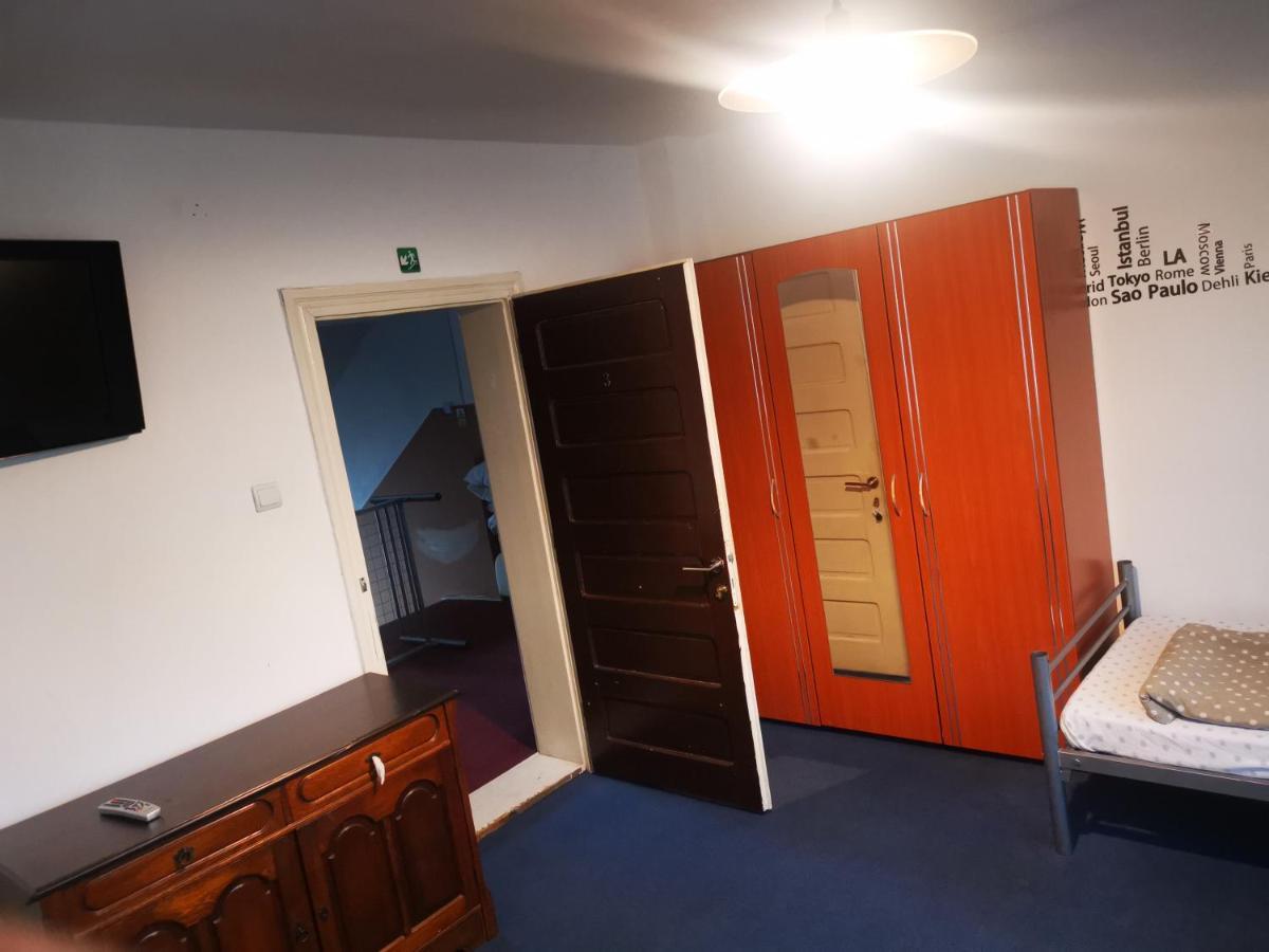 Enjoy Hostel Cluj-Napoca Exterior photo